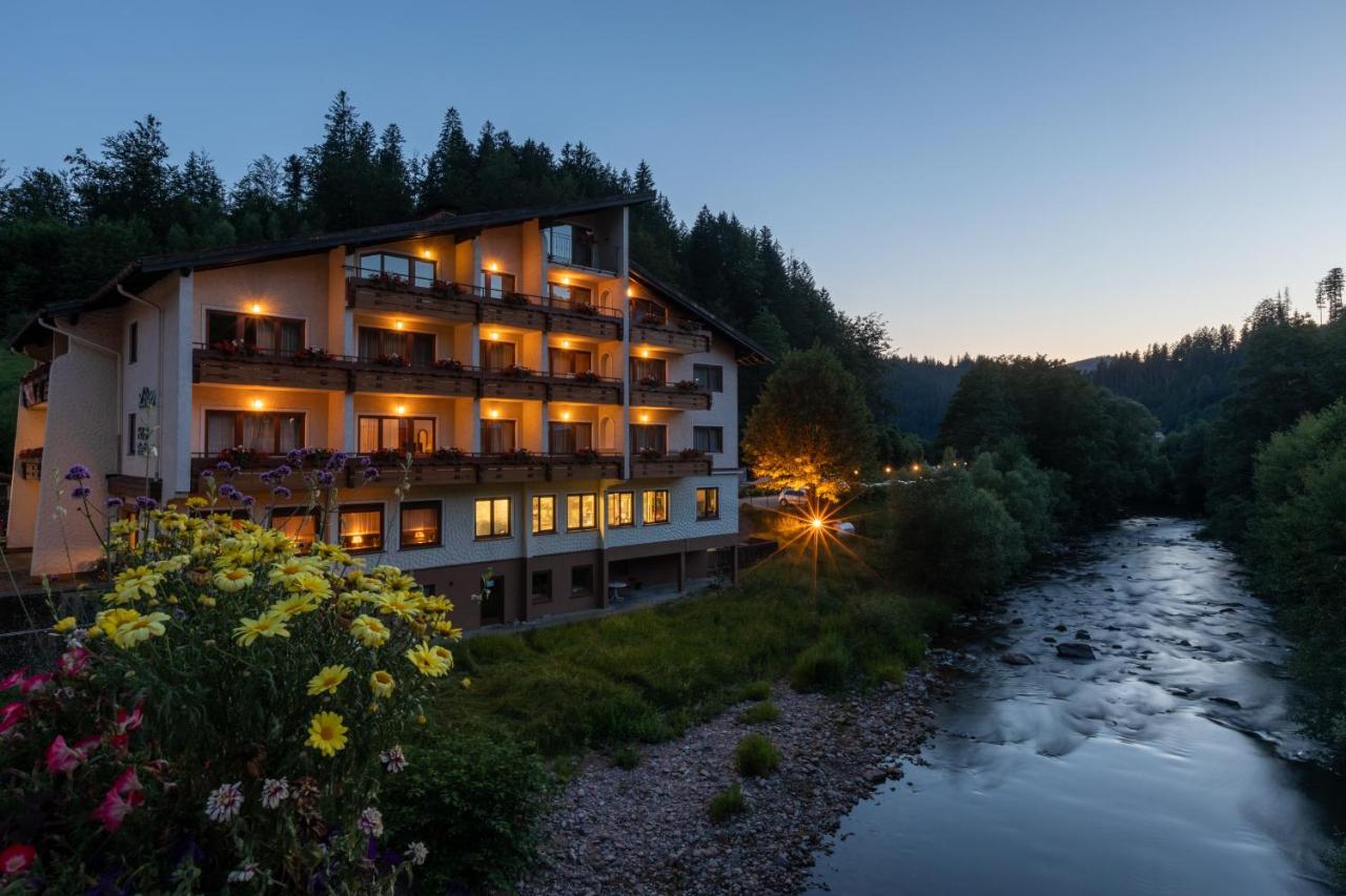 Sackmanns Wanderhotel Löwen Baiersbronn Exteriör bild