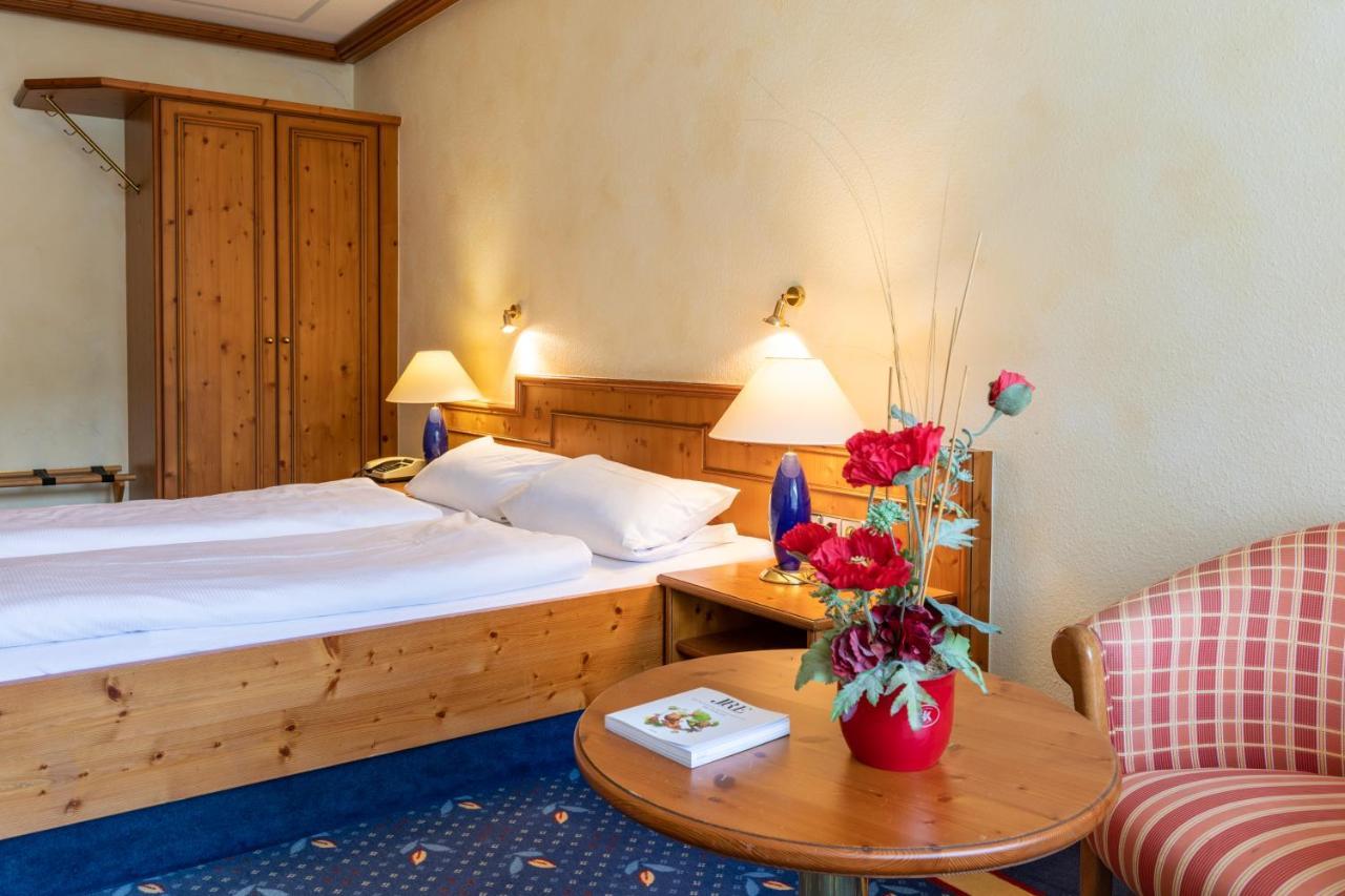 Sackmanns Wanderhotel Löwen Baiersbronn Exteriör bild