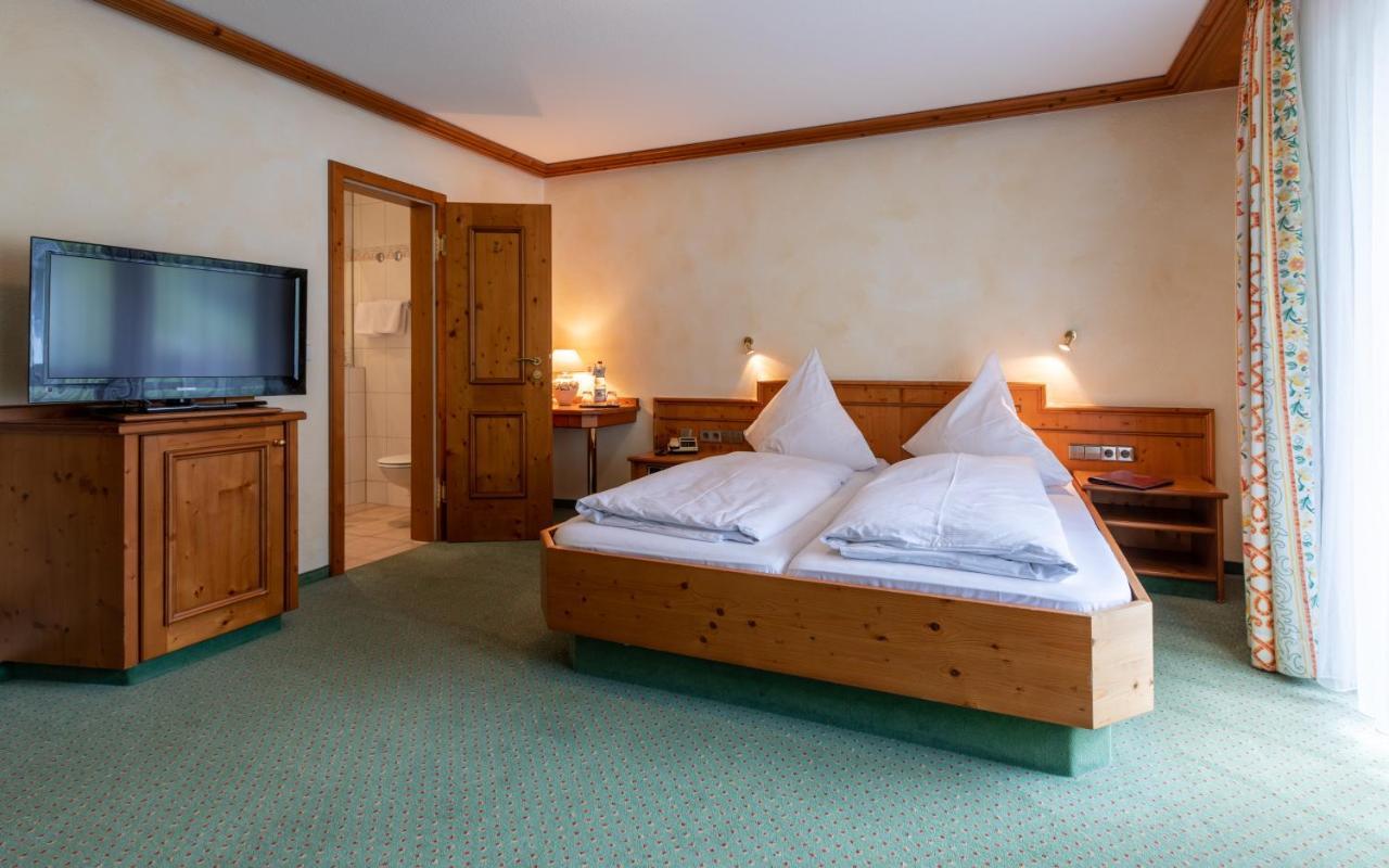 Sackmanns Wanderhotel Löwen Baiersbronn Exteriör bild