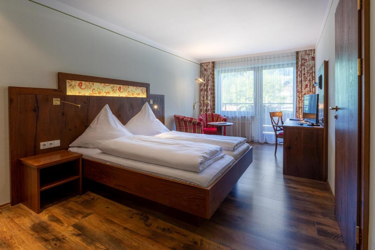 Sackmanns Wanderhotel Löwen Baiersbronn Exteriör bild