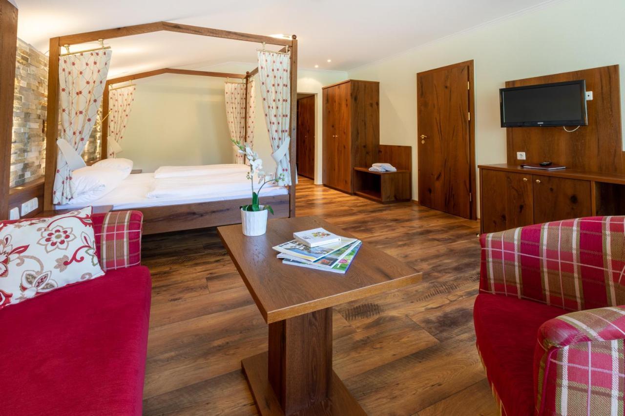 Sackmanns Wanderhotel Löwen Baiersbronn Exteriör bild