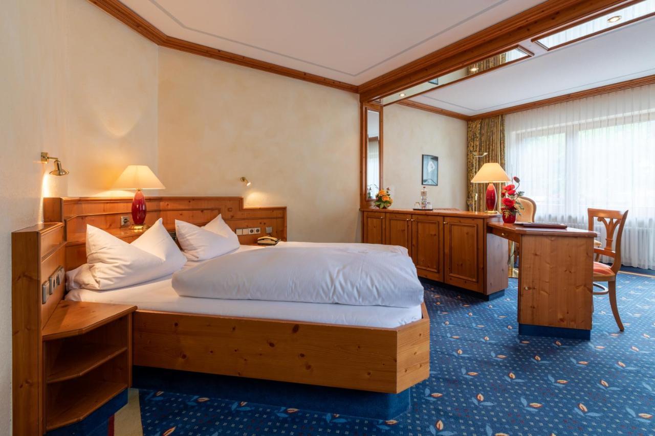 Sackmanns Wanderhotel Löwen Baiersbronn Exteriör bild