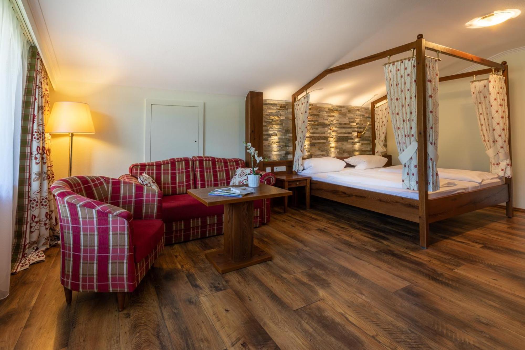 Sackmanns Wanderhotel Löwen Baiersbronn Exteriör bild