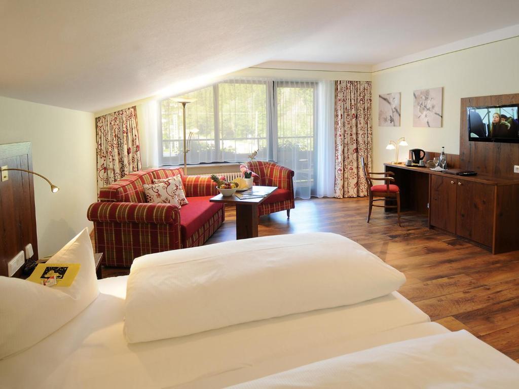 Sackmanns Wanderhotel Löwen Baiersbronn Exteriör bild